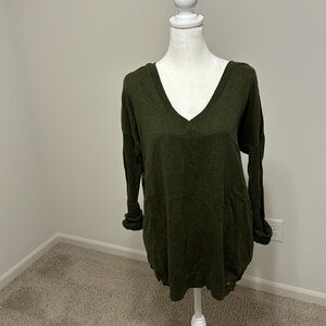 Olive Green V-Neck Sweater 💕
